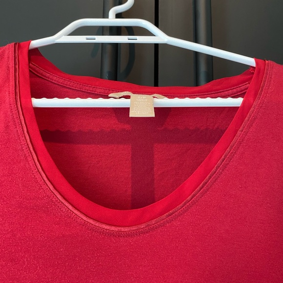 Banana Republic red size S long sleeve tee - Picture 3 of 4